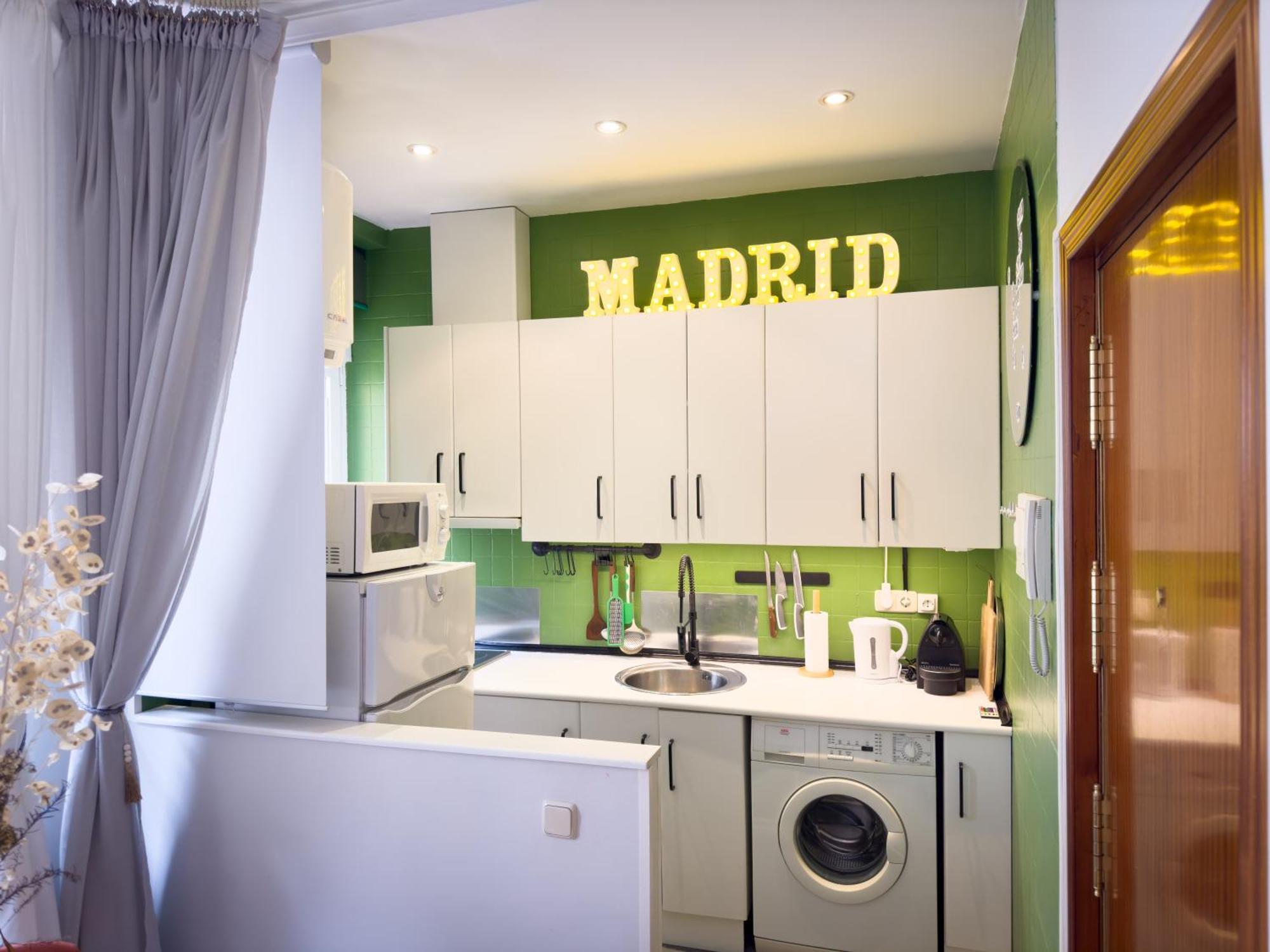 Disfruta Del Barrio De Las Letras Madrid Exterior photo